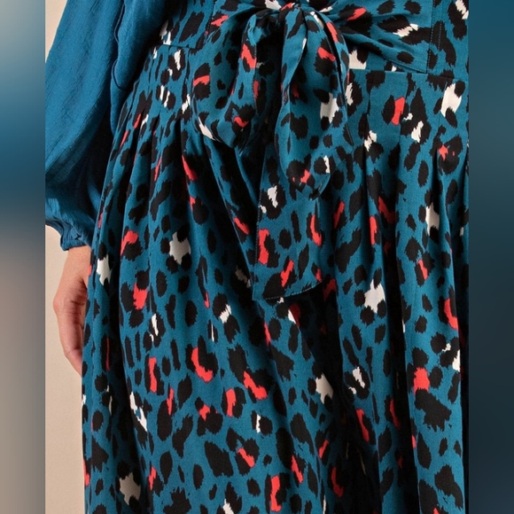 Wide-Leg Blue and Pink Cheetah Print Pants - Picture 4 of 5